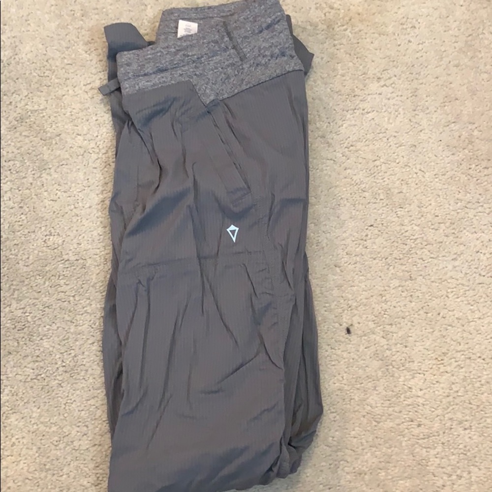 Gray girls ivivva joggers